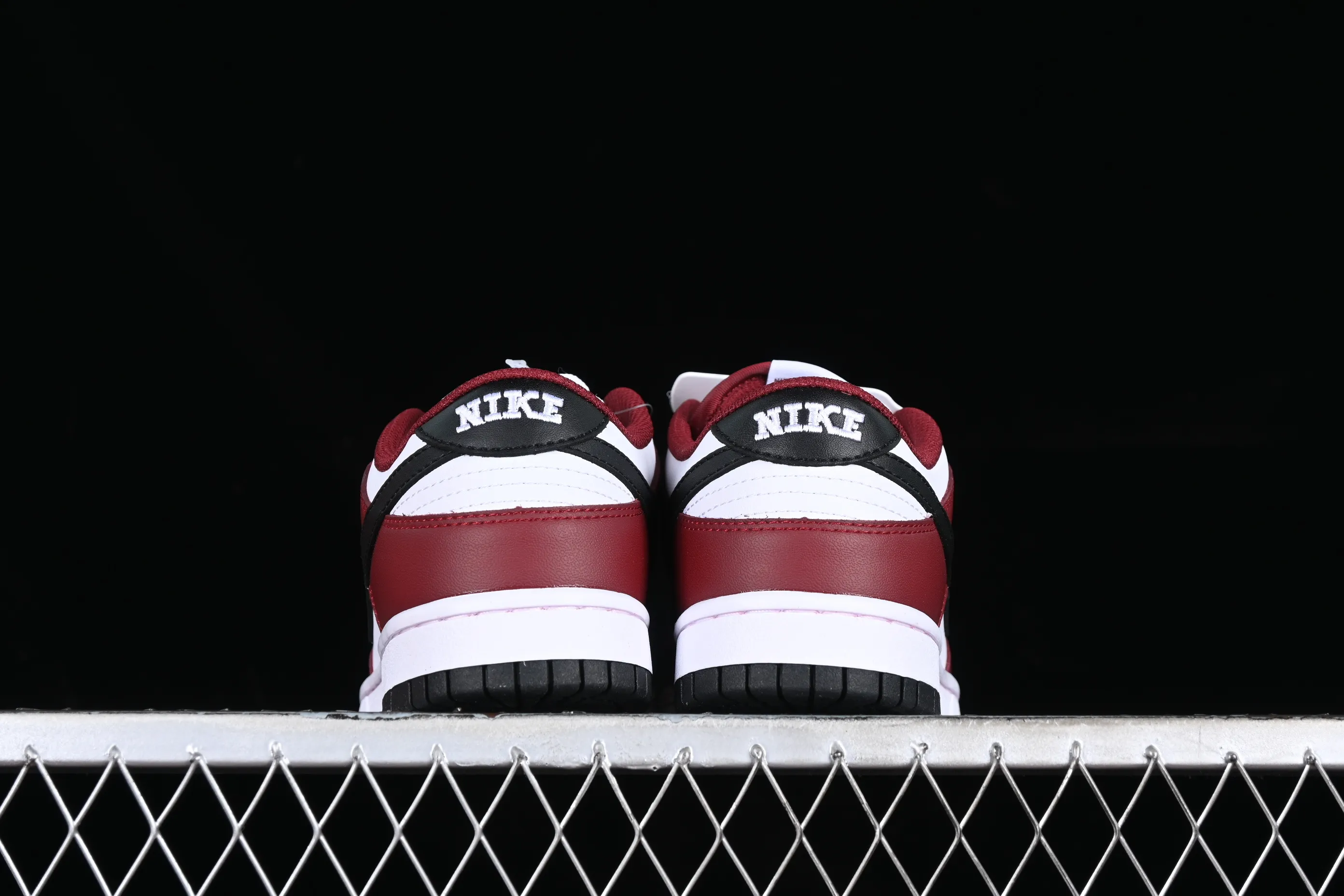 All categories Nk SB Dunk series Nk SB Dunk Low low-top sneakers Nk Dunk Low "Wine Red" burgundy black SB low-top sports and leisure sneakers FD9749-601